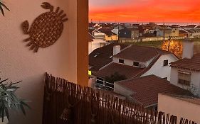 One Bedroom Apartment Costa Da Caparica! 5Min-Walk To The Beach, Perfect For Surfers And Beach Lovers