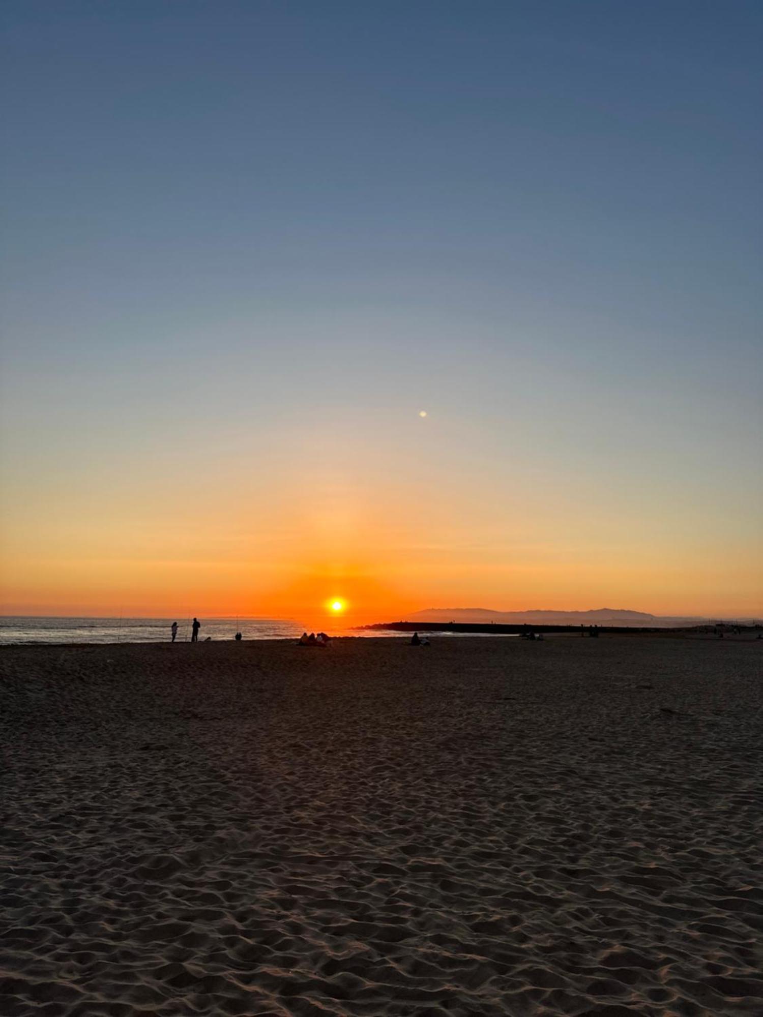 1-Bedroom Sea View Apartment With Private Balcony Costa Da Caparica, Just 5 Minutes From The Beach Costa da Caparica Extérieur photo