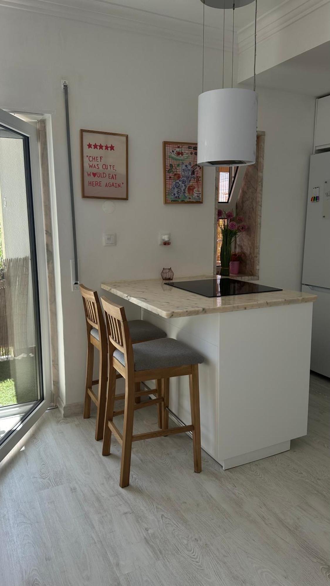 1-Bedroom Sea View Apartment With Private Balcony Costa Da Caparica, Just 5 Minutes From The Beach Costa da Caparica Extérieur photo